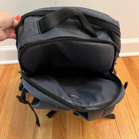 Mier Charging Laptop/Briefcase NEW - Picture 8 of 10